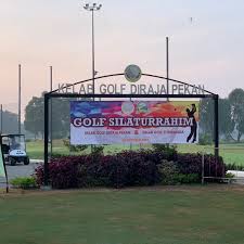 Padang golf modern has been designed to offer the golfer a sense of luxury and the level of service when you arrive is second to none. Kelab Golf Diraja Pekan Golf Course