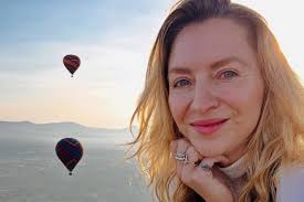 Culto infernal: a los tres años la obligaron a casarse con un hombre de 67  años y hoy cuenta el calvario que vivió