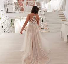 Wir bieten ihnen hochwertige brautkleider internationaler designer. Brautmode Im Pott Marchenhafte Laden Fur Hochzeitskleider