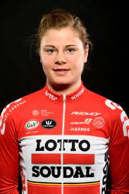 Baanwielrennen (ploegkoers en omnium) en wielrennen (wegrit). Lotte Kopecky Neemt 2017 Onder De Loep En Kijkt Ook Vooruit Cyclingsite Be