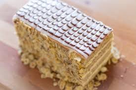 Esterhazy Torte Saftiger Nusskuchen Mit Cremefullung Esterhazyschnitten Nusskuchen Esterhazy Torte Kuchen Und Torten