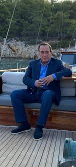 Alaattin çakıcı 1953 yılında, trabzon'un, arsin ilçesine bağlı fındıklı köyünde dünyaya gelmiştir. Alaattin Cakici On Twitter Alaattin Cakici Nin Dogu Akdeniz Ve Ic Siyaset Ile Ilgili Aciklamalari