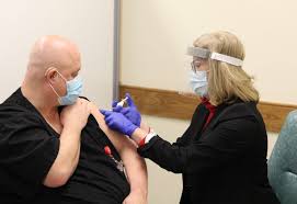 Find out when you're eligible. First Covid 19 Vaccine Administered In Northwestern Ontario