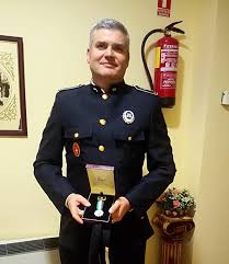 Ediciones del oscuro mongol idioma: El Jefe De Policia Local De Montijo Jose Maria Cupido Vega Recibe La Medalla Al Merito Policial Ventana Digital