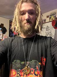 I sing love songs to ya, the best I can. Get ya naked and hit like a...