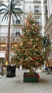 Christmas Tree At Landmark Hotel London Book Your Stay Here Http Ow Ly Uzvjw And Discover More London London Christmas Landmark Hotel London Christmas Tree