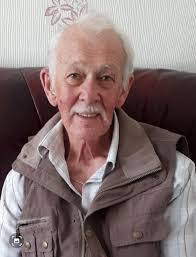 Laura Crager's Instagram, Twitter & Facebook