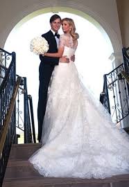 Un abito eccezionale per una sposa protagonista assoluta del suo matrimonio: Abiti Da Sposa Vip Ivanka Trump Vestito Da Sposa Matrimoni Di Celebrita Abiti Da Sposa Delle Celebrita Abiti Da Sposa Tradizionali