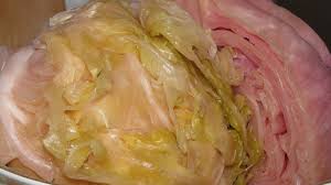 Varza este murată după o lună şi jumătate şi, dacă este murată corespunzător, se va păstra până în vara viitoare. Varza Murata ReÅ£etÄƒ Veche TradiÅ£ionalÄƒ Secrete Folositoare Pentru Ca SÄƒ VÄƒ IasÄƒ Perfect Sclipire