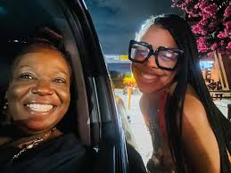 Good morning. Let's make this week a wonderful week. You control your week,  don't let your week control you! ❤️