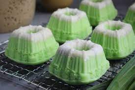 Namun anda tidak perlu khawatir karena makanan yang akan direkomendasikan di. Kue Berbahan Tepung Beras Ini Kue Tradisional Yang Bisa Dibikin Sendiri Kitchen Of Indonesia