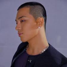 Model rambut cepak adalah potongan rambut yang paling cocok untuk menjalani era new normal. 13 Variasi Buzz Cut Untuk Penggemar Model Rambut Cepak