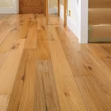 With a range of colors and widths, you can create a look that is all your own. Howdens Solid Oak Flooring Pisos