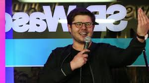 Felix sitzt auf der fensterbank und raucht selbstgedrehte, ich sitze auf der couch vor ihm, die kladde mit den fragen in der hand. Maria Clara Groppler Beziehungsprobleme Mit Felix Lobrecht Nightwash Live 2019 Clip Aus Folge 4