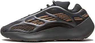 The yeezy that ushered in the dad shoe movement when it first released in 2017 has proven to be one of west's most popular designs. Amazon Com Adidas Mens Yeezy 700 V3 Clay Brown Gy0189 Size Fashion Sneakers