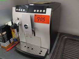 In contrast, espresso machines need a very fine grind to brew bold shots and produce a frothy crema. Used Jura Impressa Z 5 Fully Automatic Coffee Machine For Sale Auction Premium Netbid Industrial