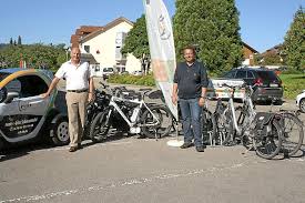 This was confirmed by a statement from channel 4 and studio lambert on behalf of his family. Ulrich Krauth Links Und Andy Michael Deininger Haben Den E Bike Verleih Im Landkreis Zum Erfolgsmodell Gemacht Foto Breitenreuter Schwarzwalder Bote