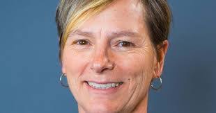 Jenni Light's Instagram, Twitter & Facebook