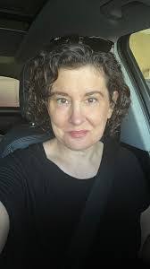 Beth Stoops's Instagram, Twitter & Facebook