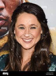 Leslie Powell's Instagram, Twitter & Facebook