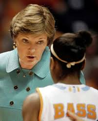Pat Summitt diagnosed with dementia; Auriemma, Lobo react