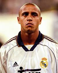 🗣️ Roberto Carlos: "Nunca olvidaré lo que hice con mi primer sueldo. No  compré ropa, ni relojes, ni nada para mí. Fui directo a comprarle una  lavadora a mi madre. Ella lavaba