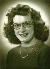 Andrea Rueff's Instagram, Twitter & Facebook