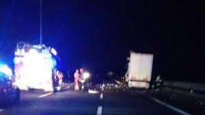 4 a21 dir diramazione fiorenzuola d'arda. Tamponamento Tra Tir In Autostrada Camionista Muore Tra Le Lamiere Il Riformista