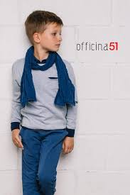 Il roll e il militare sono temi che sono stati adottati in modo rilassato attraverso la miscela di tessuti, stampe e colori vari, con. Family Style Moda Ragazzi Tendenza Primavera Estate 2020