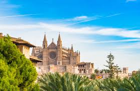 Palma de mallorca is the island's only true city, and the capital of the balearic islands. Palma De Mallorca Tolle Tipps Fur Die Vielseitige Haupstadt Reiseuhu De