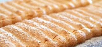 Liste Des Ingredients Pour Le Biscuit Cuillere 70g De Blancs D œufs 45g De Sucre Semoule 40g De Jaunes D œufs 25g De Farine 25g De Maizena F Galletas
