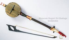 Angklung merupakan alat musik dari bambu yang berasal dari daerah jawa barat. Mengenal 13 Alat Musik Tradisional Kalimantan Tengah Secara Lengkap