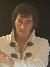 ❗️Elvis is in the building! 🕺🕺TODAY ❗️ SUNDAY 17th AUGUST 5pm. Or soon  will be! The truly awesome James Burrell is back at The Horseshoe for his  tribute to the King of