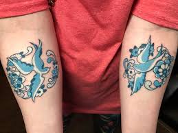 Bild tattoos cute tattoos beautiful tattoos body art tattoos sleeve tattoos fox tattoos unique gem tattoo blue tattoo tattoo art delft dutch tattoo pirate ship tattoos flow blue china tattoo. Uncertain Rambling Made Some Blue China Bird Tattoos On Arms The