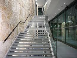 Um die treppe zu bauen, werden einfach entsprechend der gewünschten treppenbreite teilstücke vom grundmaterial abgetrennt. 6 Sichere Hinweise Treppen Selber Bauen Berechnen