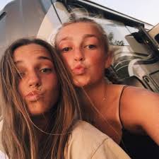 Ella Sanderson (@ellasanderso_n)