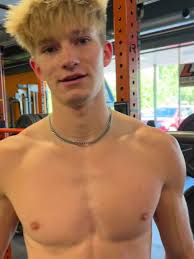 Evan Gunther's Instagram, Twitter & Facebook