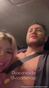 Jully Queiroz mamando e transando dentro do carro - Sexo Amador