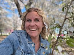 I may be single and I may not have a million comments