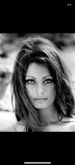 What makes Sophia Loren attractive ? : r/QOVESStudio