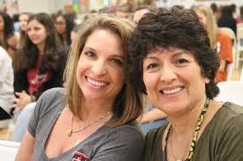 Anna Pulis's Instagram, Twitter & Facebook