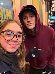 OMGGGG 47 mins you guys !! I literally can't contain myself from the  excitement!!! We've been waiting for this since the end of tour 💕💕💕