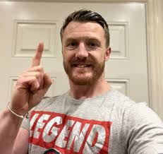 Dan Casel's Instagram, Twitter & Facebook