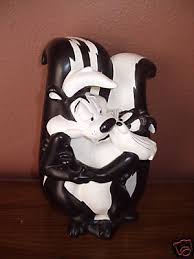 Warner Brothers Pepe le Pew & Penelope Statue Figurine