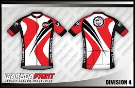 Motif garis hanya sebagai aksen yang diletakkan di bagian depan. Desain Baju Sepeda Warna Merah Garuda Print