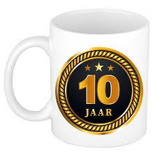 10 Jaar Jubileum Verjaardag Cadeau Beker Met Zwart Gouden Medaille 10 Jaar Getrouwd Cadeau Fun En Feest