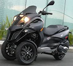 Piaggio Mp3 Scooter Not Your Father S Vespa Trike Motorcycle Three Wheel Scooters Cruiser Motorcycle
