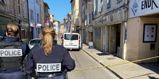 You can use the special requests box when booking, or contact the property directly with the contact details provided in your confirmation. Photos Bourg En Bresse Fin De L Alerte Au Colis Suspect Dans Le Centre Ville Radio Scoop