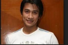 Beberapa hari berselang torro kembali. 7 Artis Yang Meninggal Di Usia Muda Padahal Karier Mereka Lagi Bagus Bagusnya