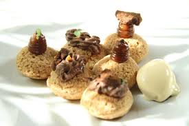 Les Choux Craquelin Aux Deux Chocolats Et Poivre De Jamaique De Johanna Guillossou Patissiere Chef Christophe Levet Analu Patissiere Craquelin Alimentation